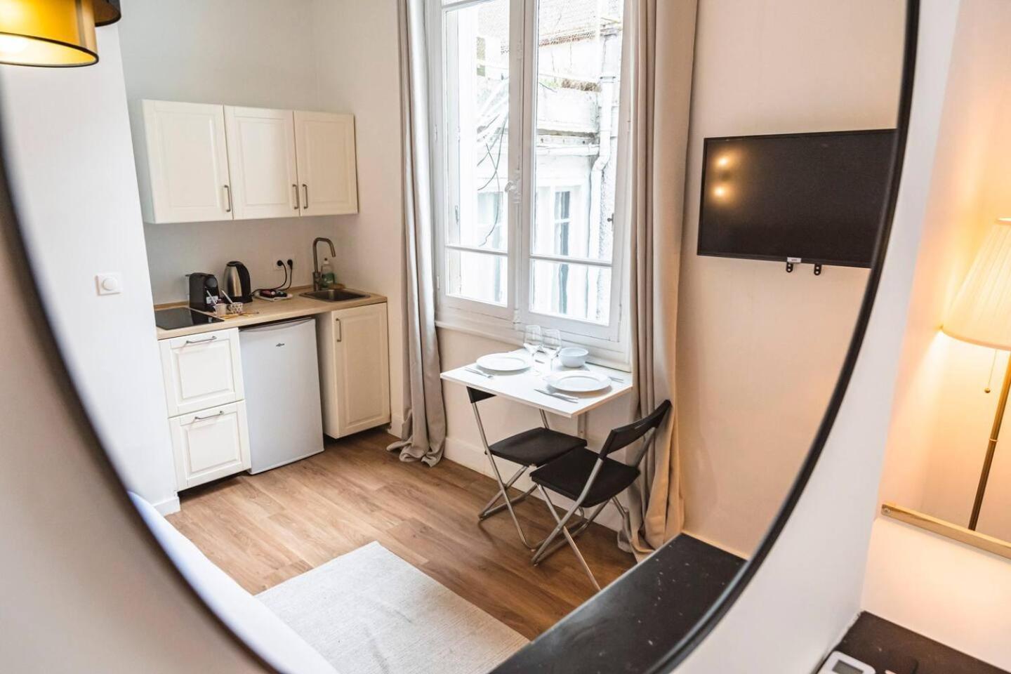 Pink, Appartement En Plein Coeur De 랭스 외부 사진